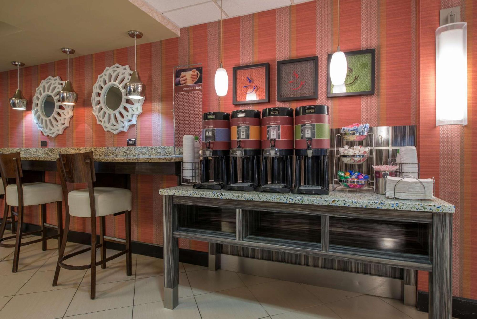 Hampton Inn Atlanta-Newnan Bagian luar foto